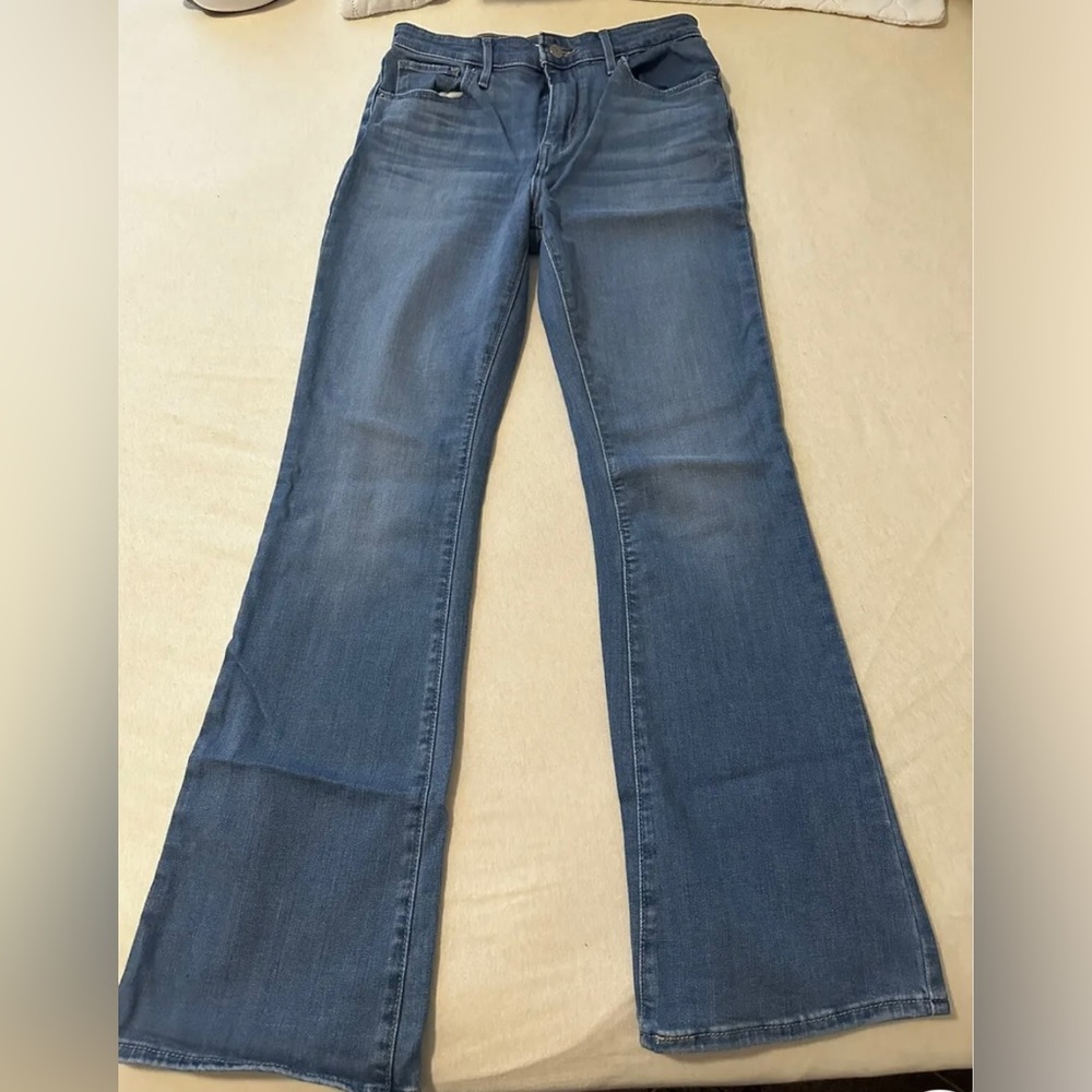 Levi’s 725 High Rise Bootcut 28x32